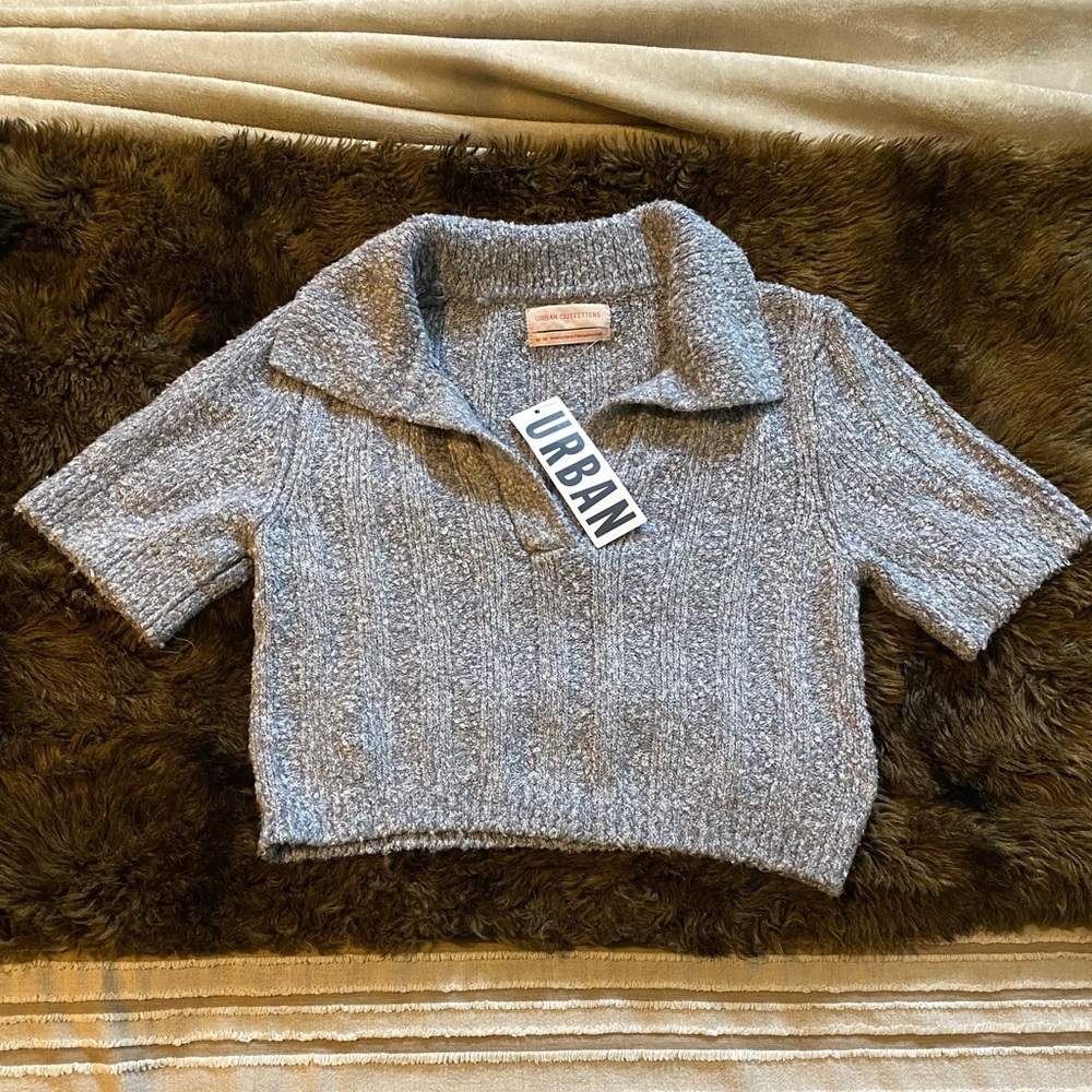 Knit crop top collared sweater